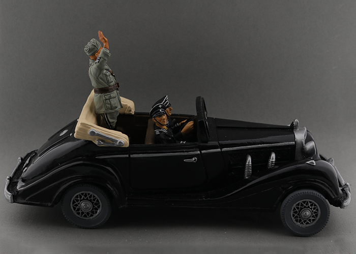 lah021-02GQHyIHqfUXk6O Black Mercedes Staff Car w/ Mussolini