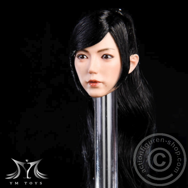 Kopf - schwarze lange geflochtene Haare