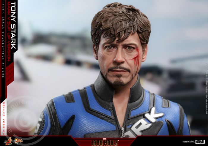 Iron Man 2 - Tony Stark (Mark V Suit up Version) - Deluxe Version - MMS600 Iron Man 2 - Tony Stark (Mark V Suit up Version) - Deluxe Version - MMS600