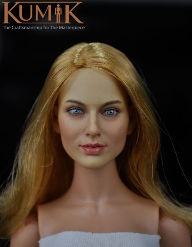 Weiblicher Kopf - blonde Haare