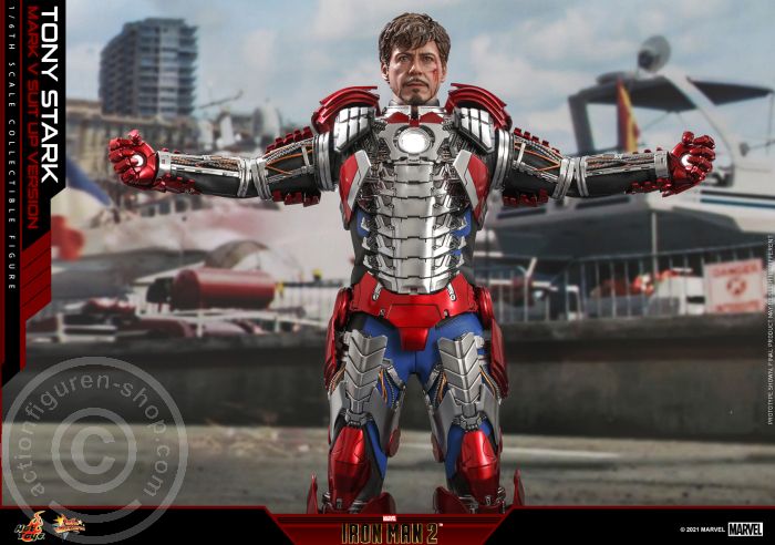 Iron Man 2 - Tony Stark (Mark V Suit up Version) - MMS599 Iron Man 2 - Tony Stark (Mark V Suit up Version) - MMS599