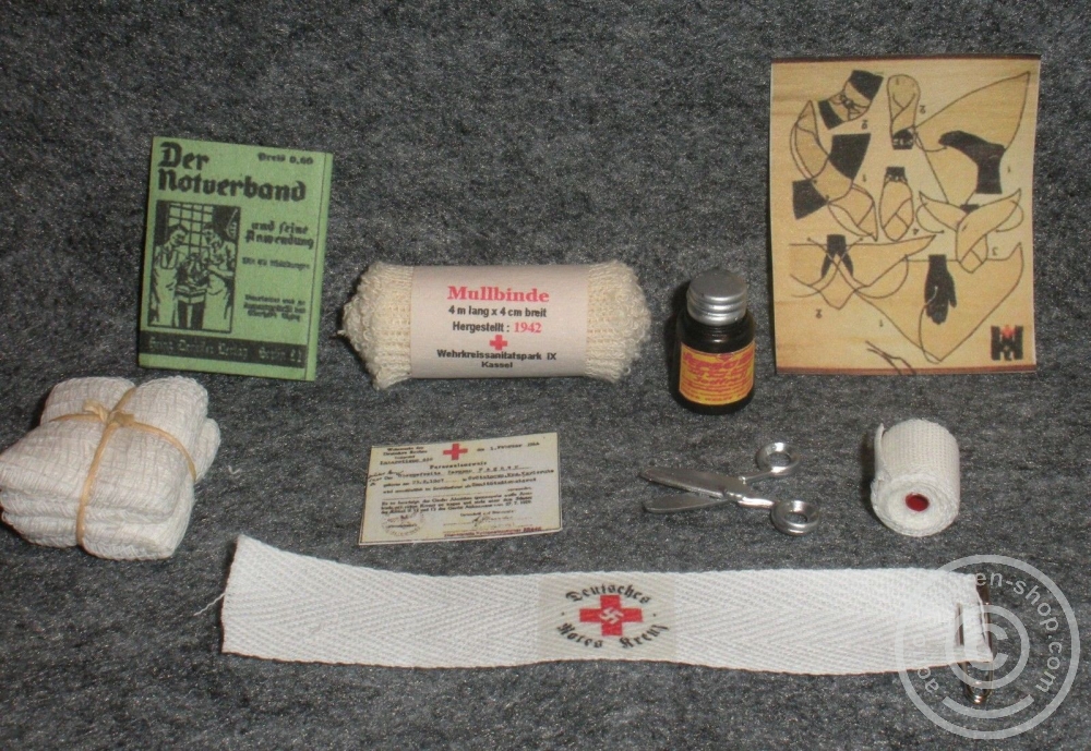 WW II German Sanitäts Set