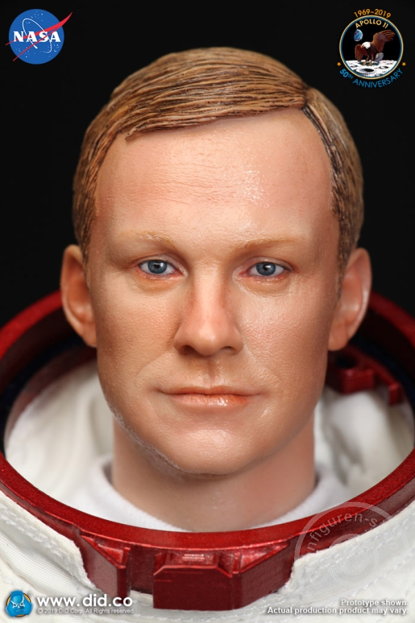 NA001-02 Neil Armstrong - Apollo 11 - Commander