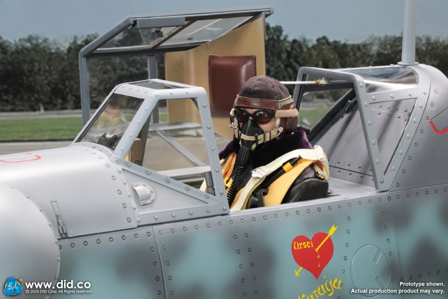 Erich Hartmann - WWII German Luftwaffe Ace Pilot - in 1/6 scale Erich Hartmann - WWII German Luftwaffe Ace Pilot - in 1/6 scale