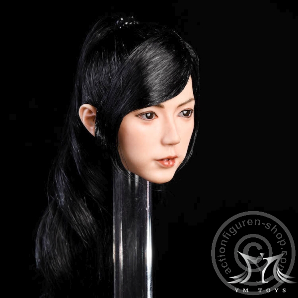 Kopf - schwarze lange geflochtene Haare