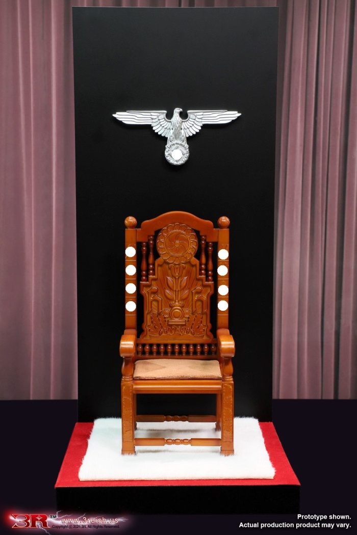 HL648-22 WWII - German Chair Diorama