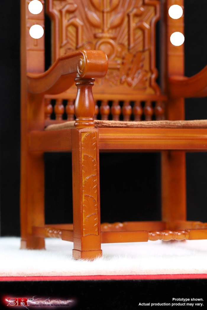 HL648-37 WWII - German Chair Diorama