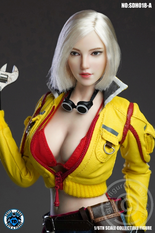 Female Head - blond short Hair