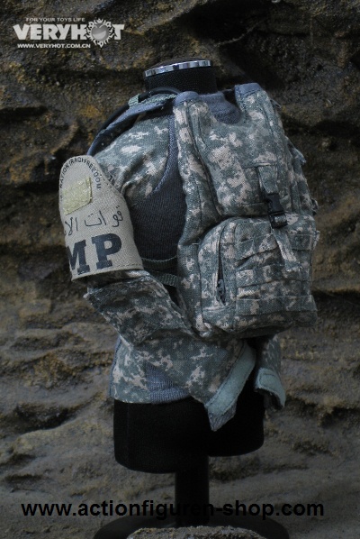 VHUSMP-10Kp9ZylWTc8Fme US Army MP mit Hund