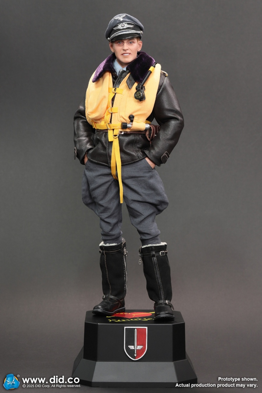 Erich Hartmann - WWII German Luftwaffe Ace Pilot - in 1/6 scale Erich Hartmann - WWII German Luftwaffe Ace Pilot - in 1/6 scale