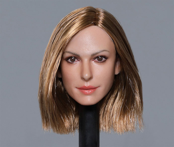 Female Head - short gold-blond hair