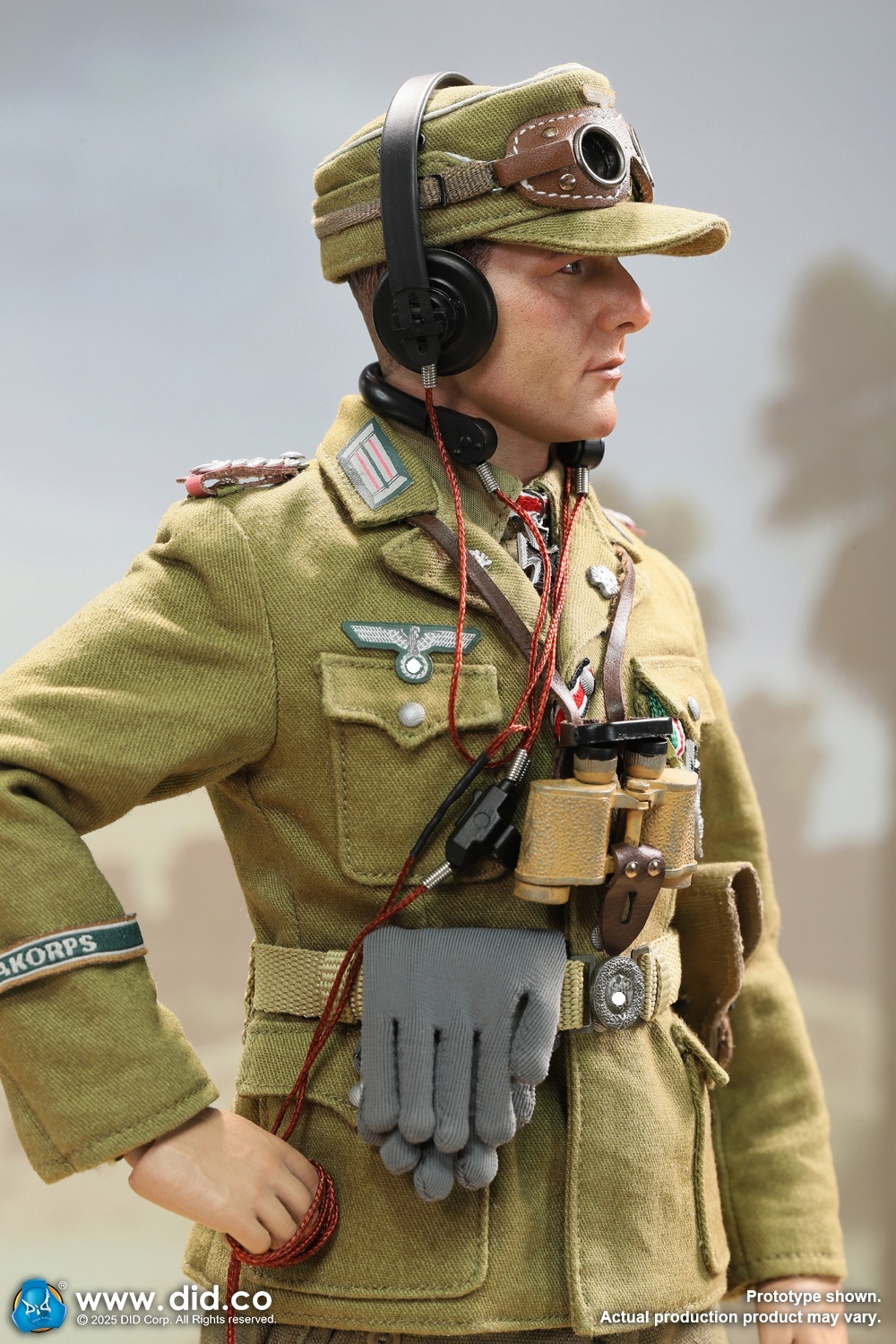 Ishaan & Panzer Commander - Stauffenberg - WWII German Africa Corps Supply Duty - in 1/6 scale Ishaan & Panzer Commander - Stauffenberg - WWII German Africa Corps Supply Duty - in 1/6 scale