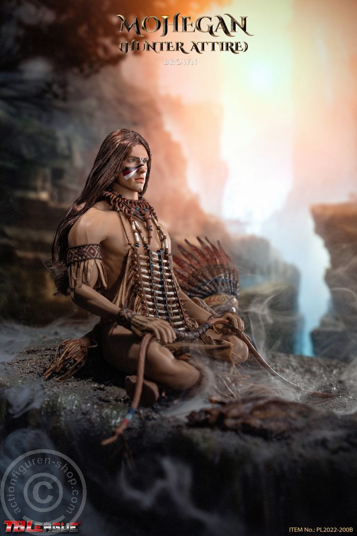 Mohegan (hunter attire) - Brown Mohegan (hunter attire) - Brown