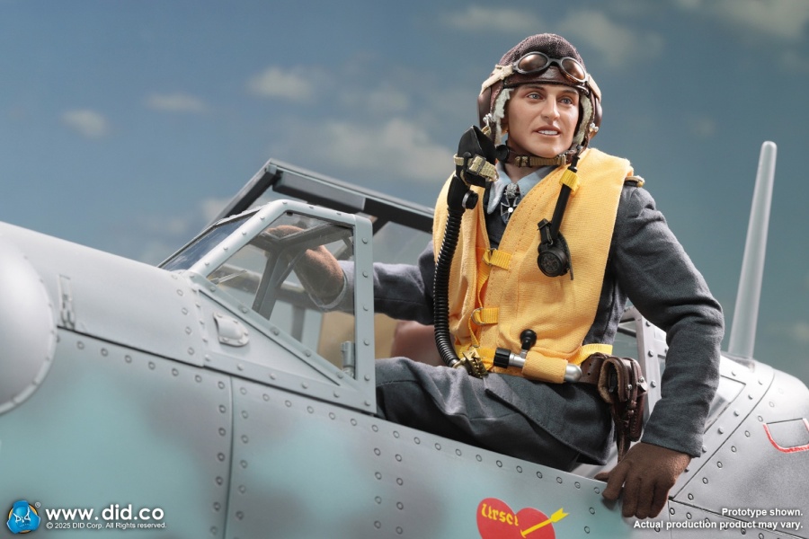 Erich Hartmann - WWII German Luftwaffe Ace Pilot - in 1/6 scale Erich Hartmann - WWII German Luftwaffe Ace Pilot - in 1/6 scale