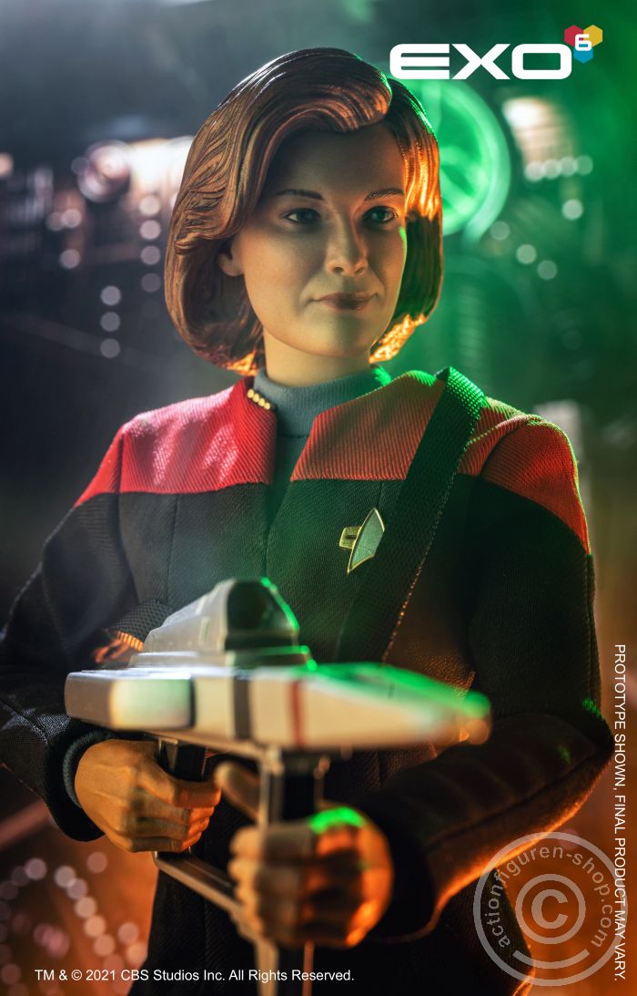 EX-01-004-02 Captain Kathryn Janeway - Star Trek: Voyager