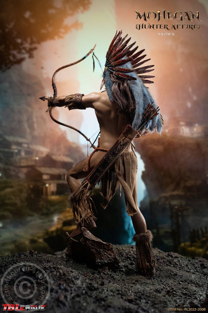 Mohegan (hunter attire) - Brown Mohegan (hunter attire) - Brown
