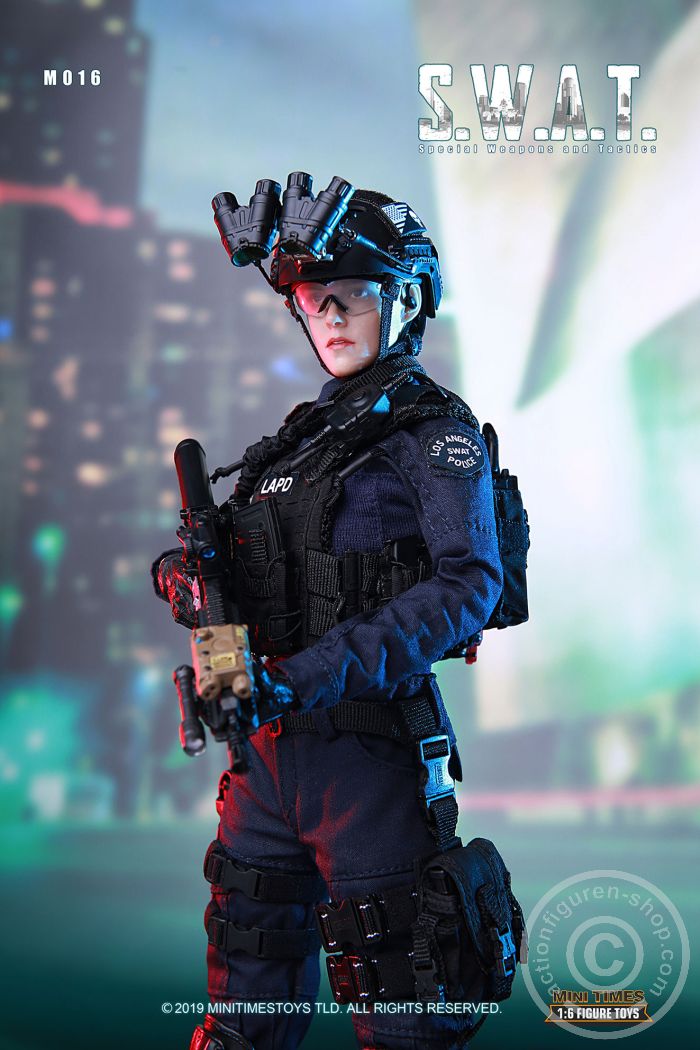 MT-M016-03eurTRhfUHACNd SWAT - Female LAPD Officer