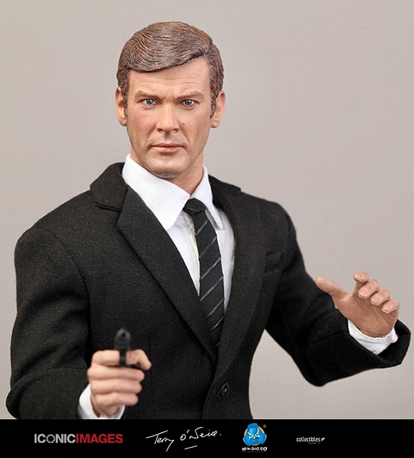 Roger Moore - 007