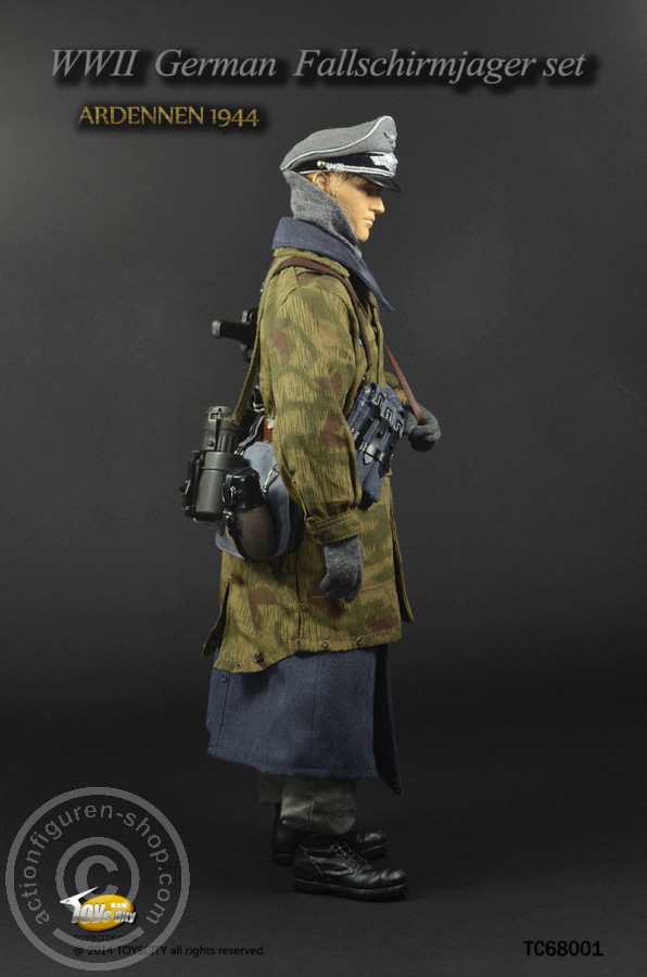 TCT68001-06MczoFwvZj6bIw German WW-II Fallschirmjäger Offizier Set