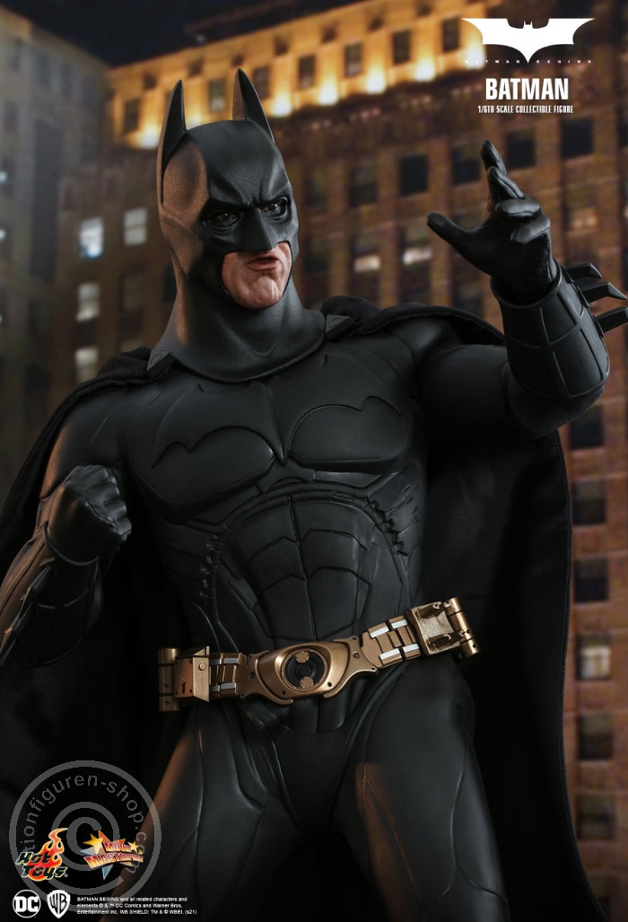 Batman Begins - Batman - Hot Toys Exclusive