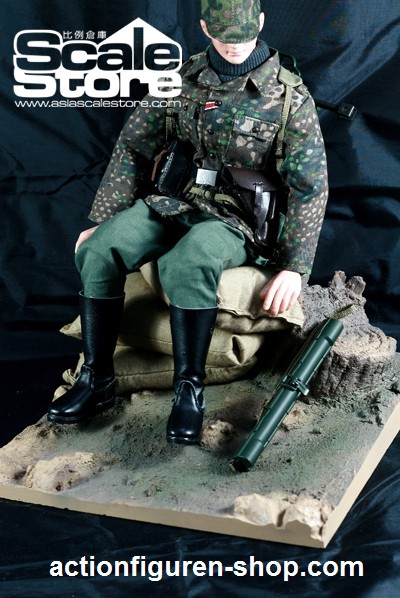 ASS002-11 Baumstumpf Diorama