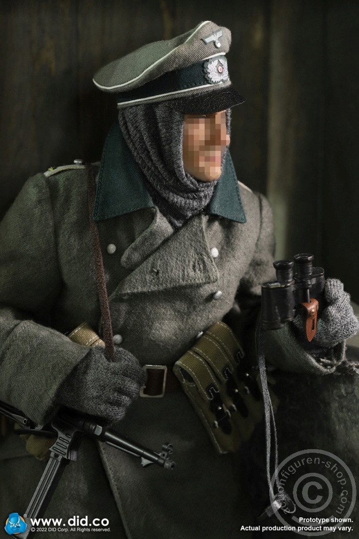 80159-07 Winter - WWII German Wehrmacht Infantry Oberleutnant