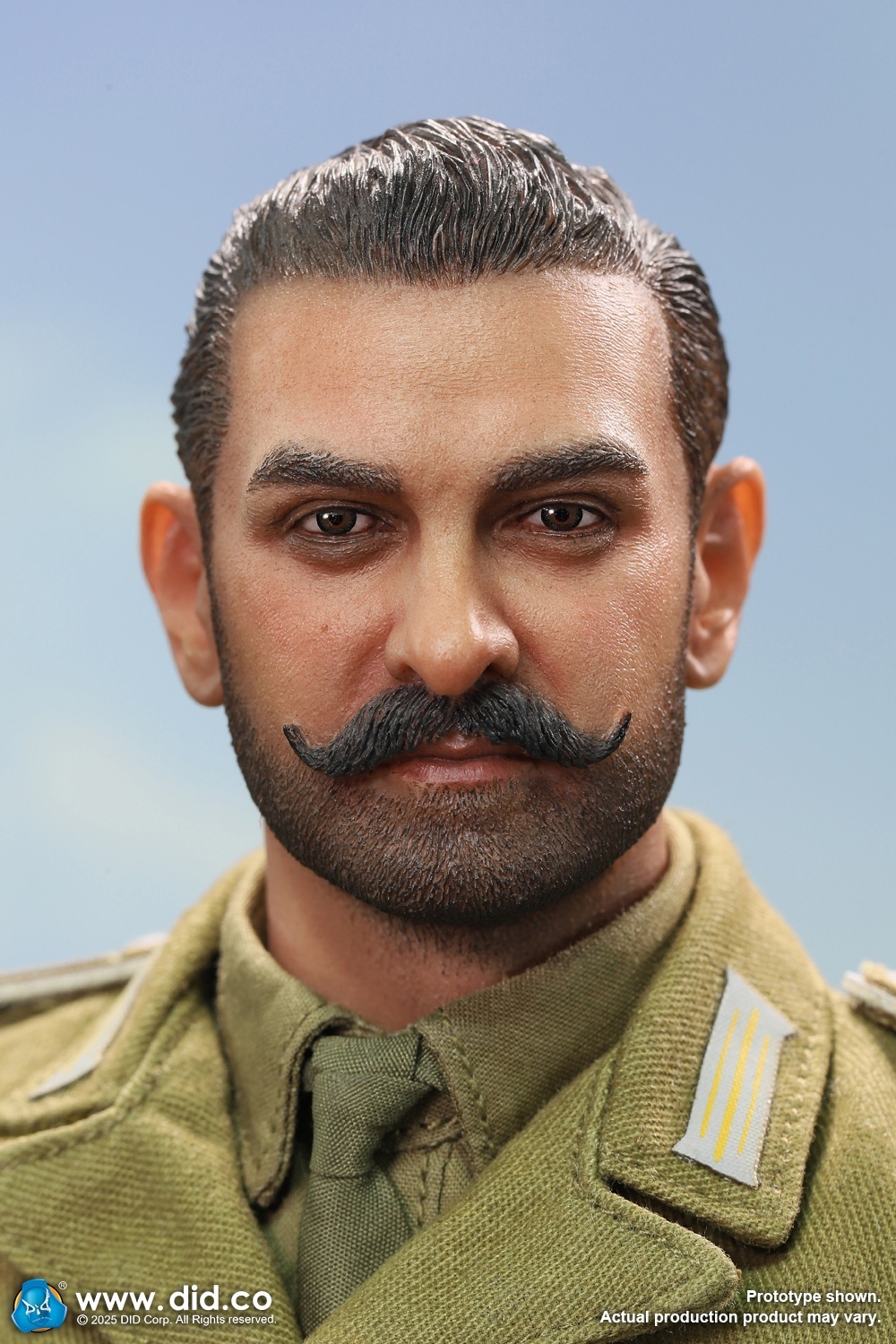 Ishaan & Panzer Commander - Stauffenberg - WWII German Africa Corps Supply Duty - in 1/6 scale Ishaan & Panzer Commander - Stauffenberg - WWII German Africa Corps Supply Duty - in 1/6 scale