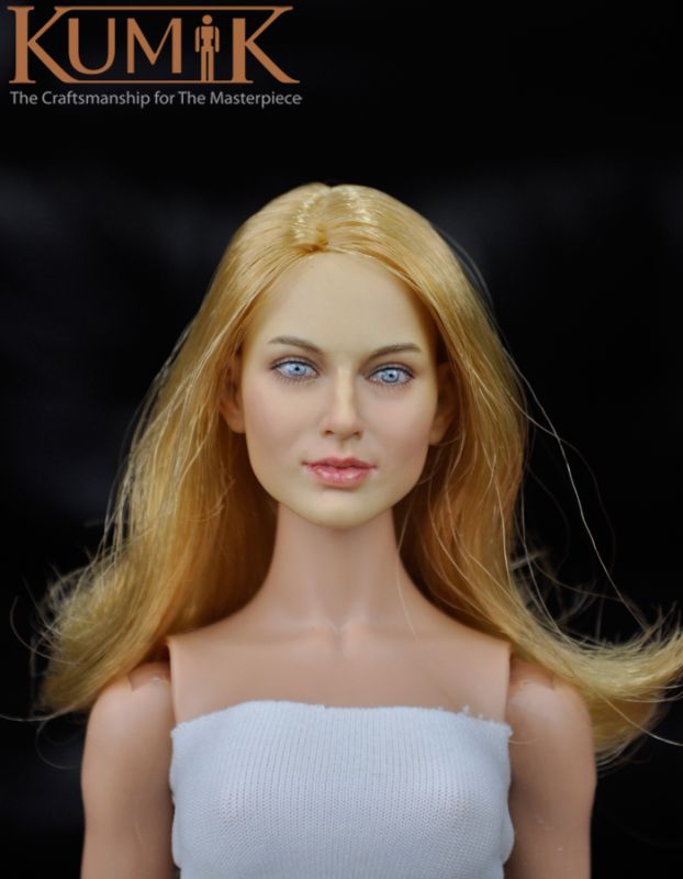 Weiblicher Kopf - blonde Haare