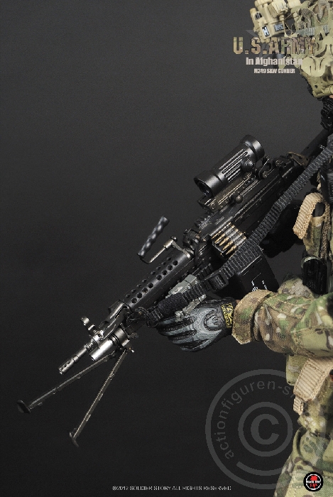 SSt068-41 U.S.Army in Afghanistan M249 SAW Gunner