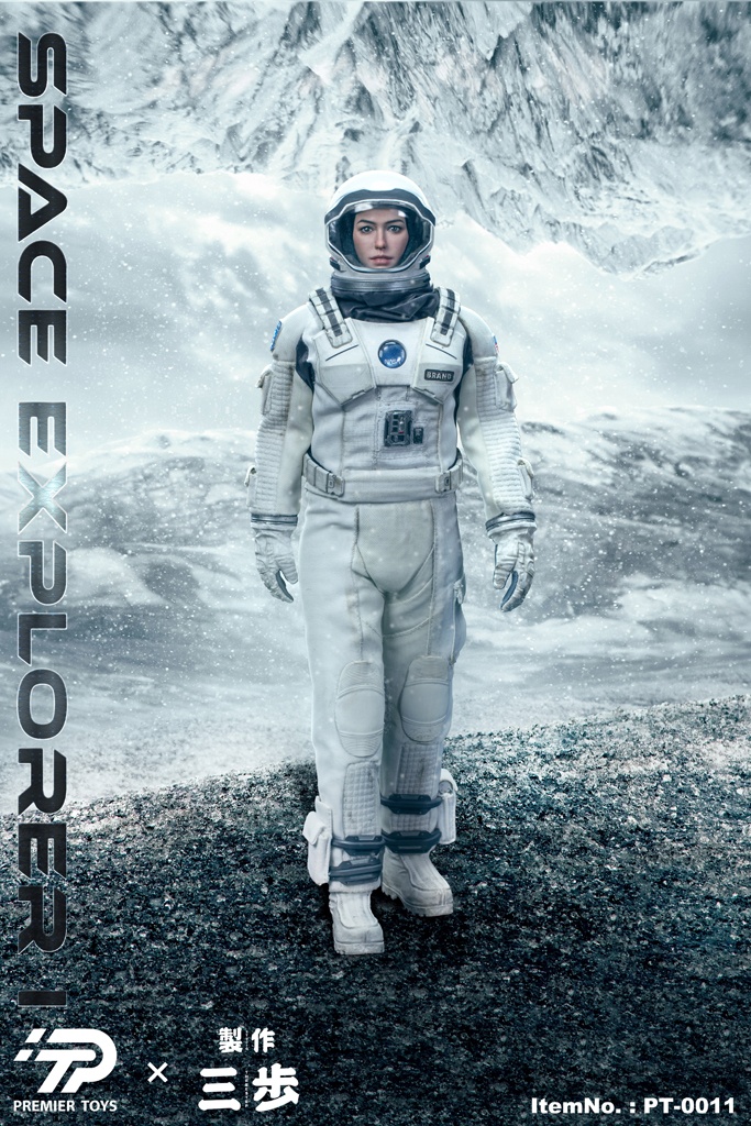 Female Interstellar Space Explorer - in 1/6 scale