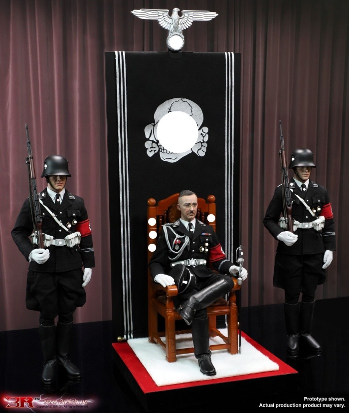 HL648-16 WWII - German Chair Diorama