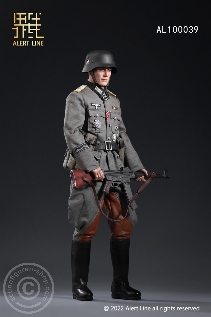 WWII German Cavalry Officer - Florian Geyer WWII German Cavalry Officer - Florian Geyer
