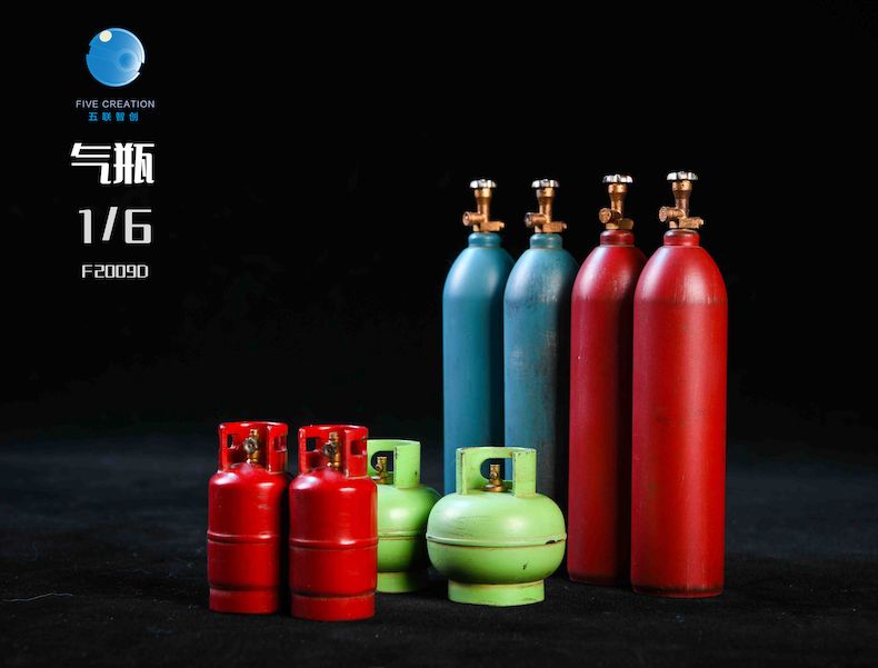 8 Gas Bottles mid/small