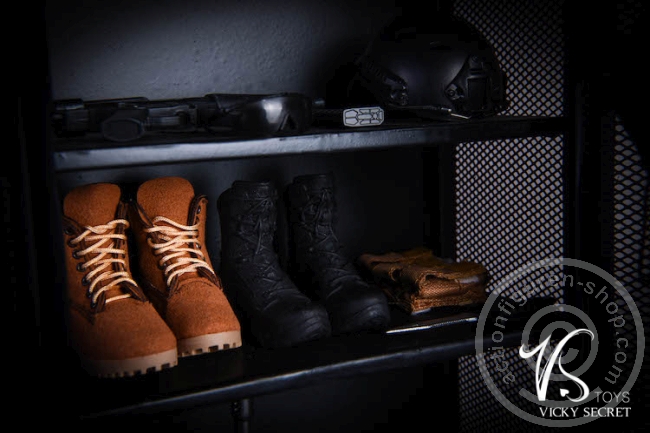 Cabinet / Locker / Spind - grey Metall