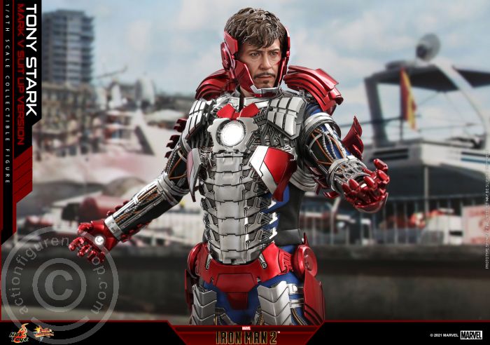 Iron Man 2 - Tony Stark (Mark V Suit up Version) - MMS599 Iron Man 2 - Tony Stark (Mark V Suit up Version) - MMS599
