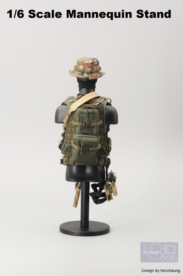 Bust02-19 Schneider- Kleider-Puppe - green