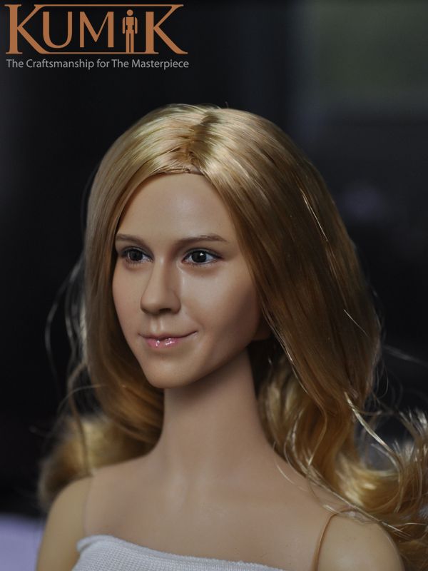 Weiblicher Kopf - blonde Haare