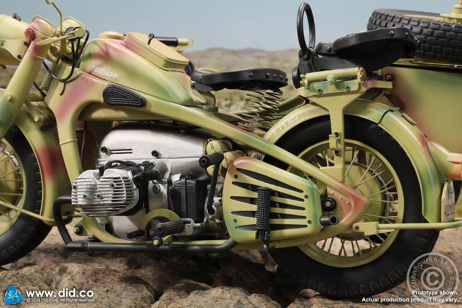 German Zündapp KS 750 Motorcycle with sidecar (Camo) - in 1/6 scale