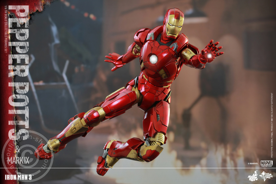 177991-09 Iron Man 3 - Pepper Potts + Mark IX