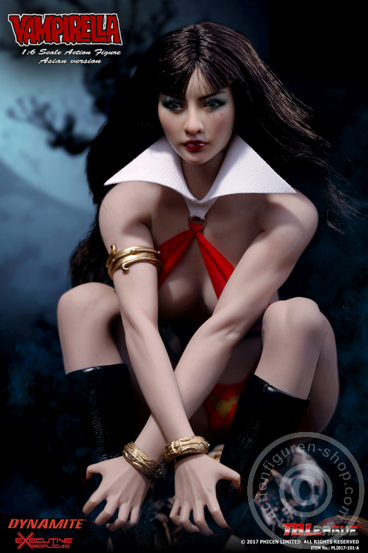 PL2017-101A-13 Vampirella