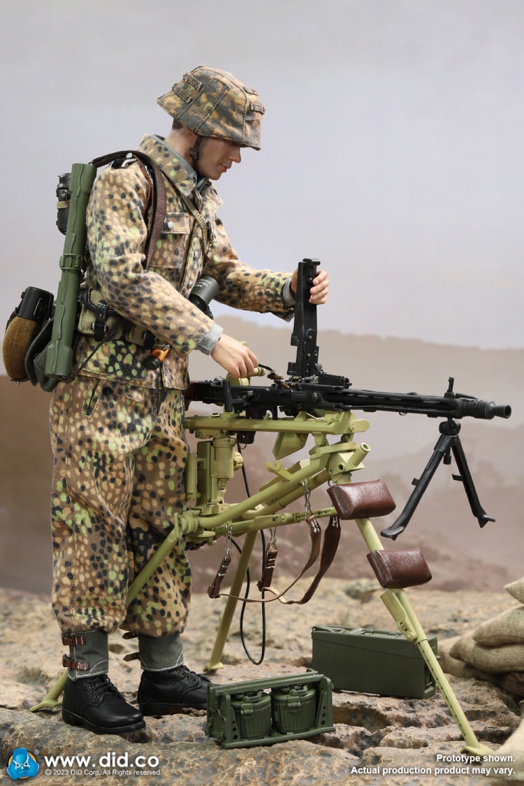 WWII German MG42 Tripod - sand