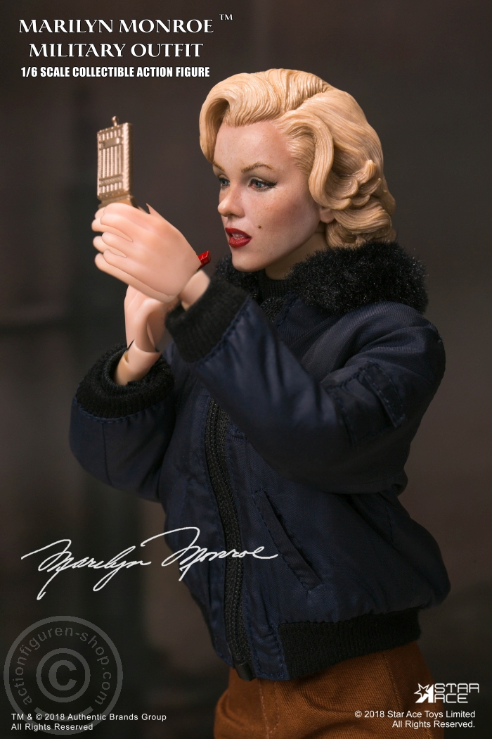 Marilyn Monroe (Military Outfit)