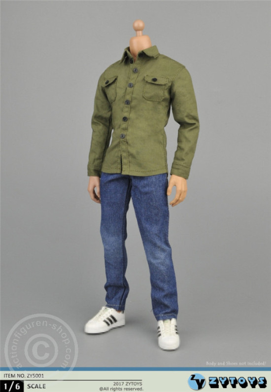 ZY5001-00 Grünes Hemd mit Jeans und Gürtel