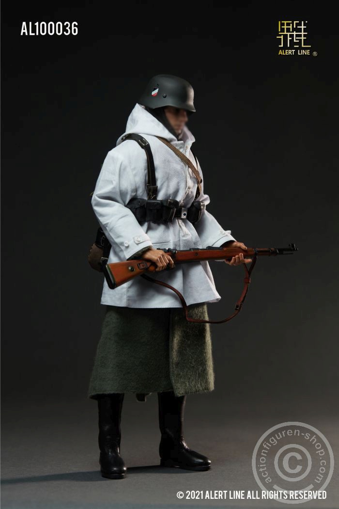 AL1036-02 WWII German Army Soldier