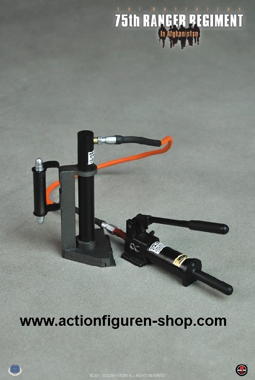 Hurst Rabbit Forced Entry Tool w/ Hand Pump (Metal)