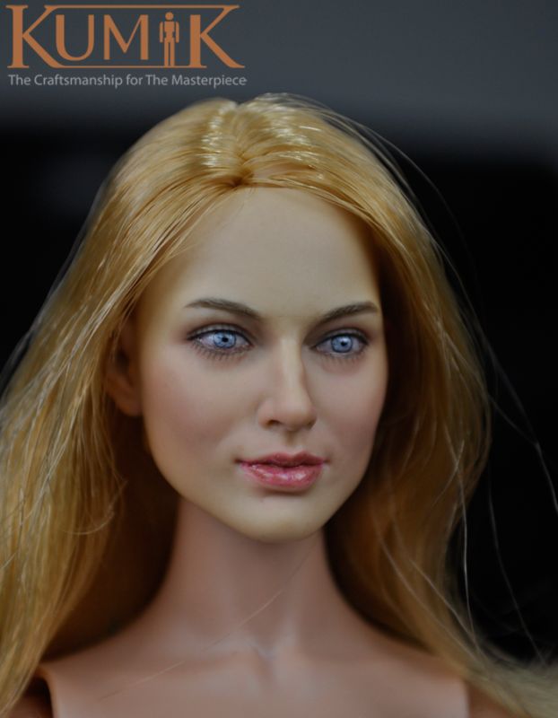 Weiblicher Kopf - blonde Haare