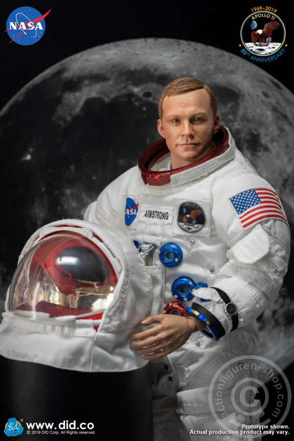 NA001-05 Neil Armstrong - Apollo 11 - Commander