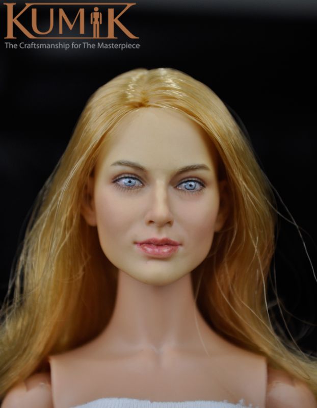 Weiblicher Kopf - blonde Haare