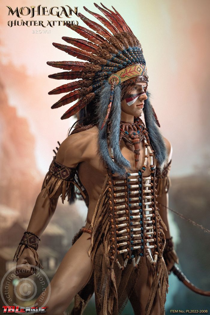 Mohegan (hunter attire) - Brown Mohegan (hunter attire) - Brown