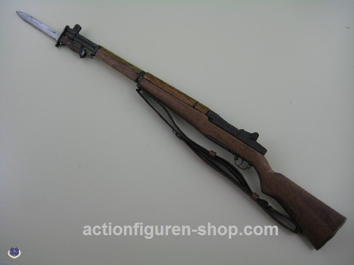 CAL8013-23 U.S. Marine Corps in Parade Uniform w/ M1 Garand